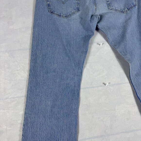 Levis 501 Mens Straight Leg Light Blue Denim Faded 5-Pocket Outdoor Size 36x32 - Picture 7 of 16